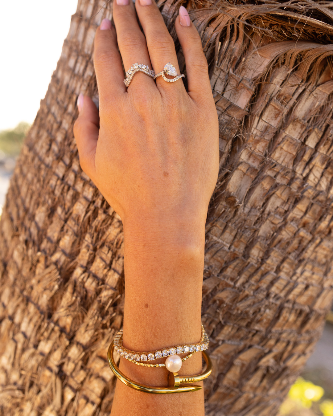Curved Crystal Ring Gold